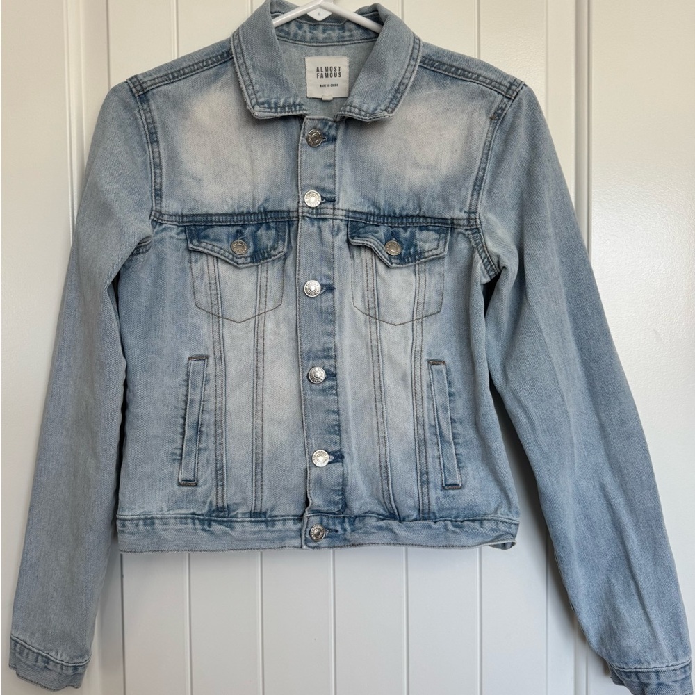 Almost Famous Girls M Light Wash Denim Jacket Classic Button Front